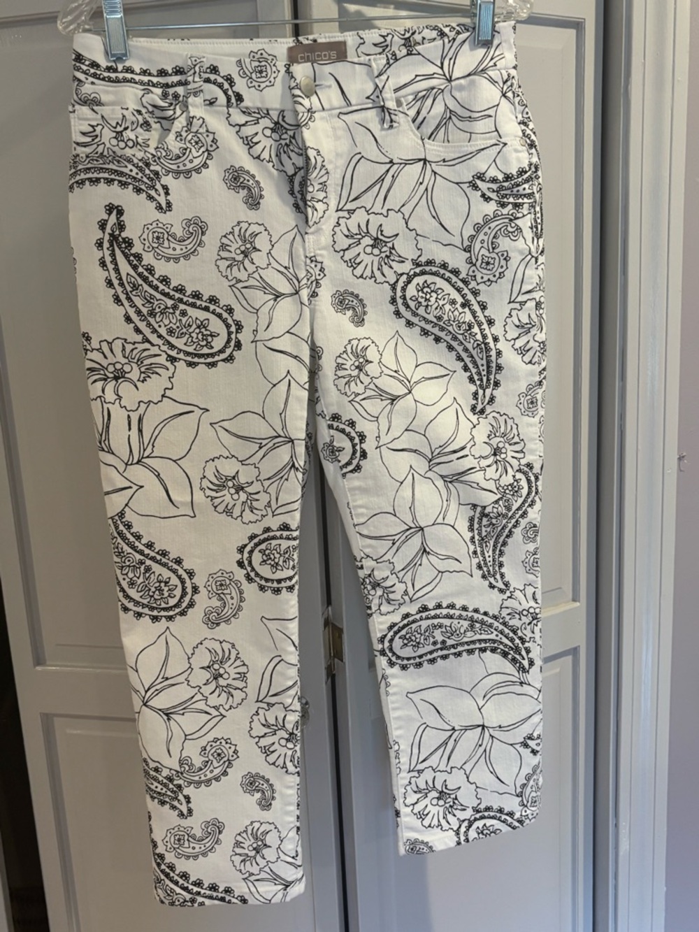 Chico's Black & White Paisley/Floral Capris - Picture 4 of 5